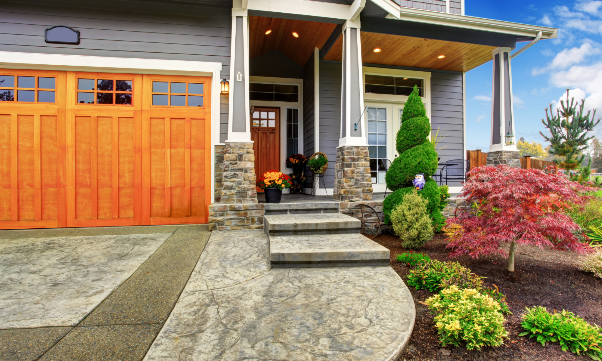 House exterior with curb appeal⁠